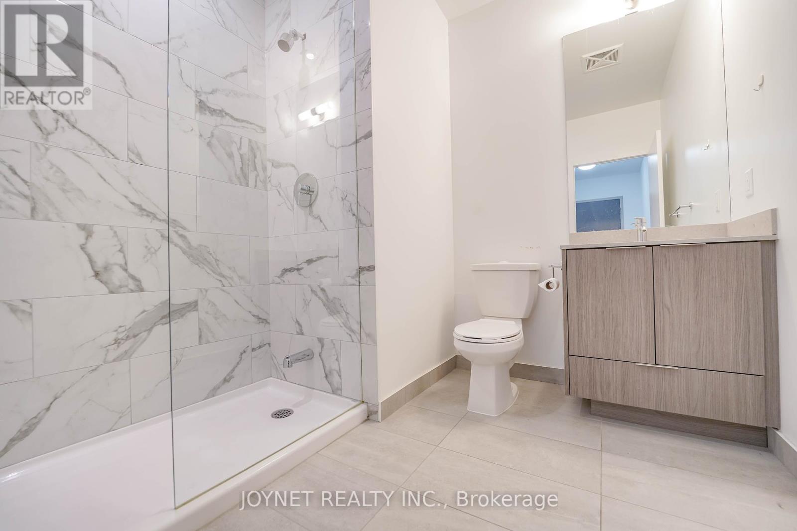 Th02 - 32 Forest Manor Road, Toronto, Ontario  M2J 0H2 - Photo 16 - C12453363