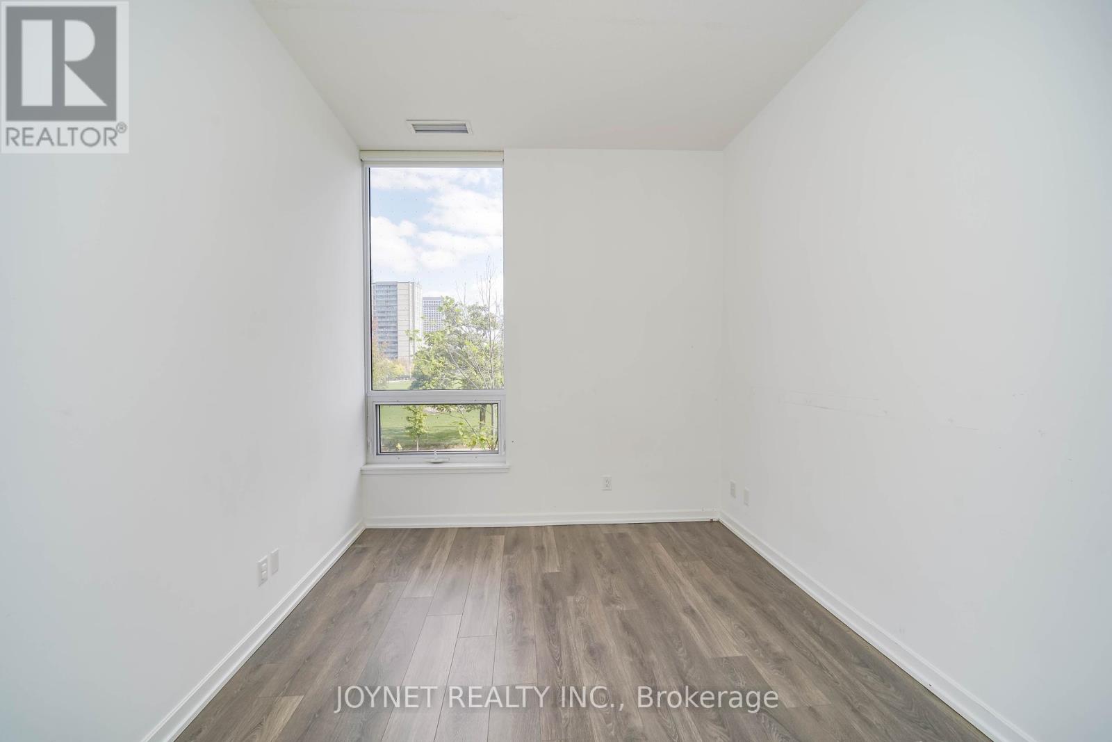 Th02 - 32 Forest Manor Road, Toronto, Ontario  M2J 0H2 - Photo 19 - C12453363