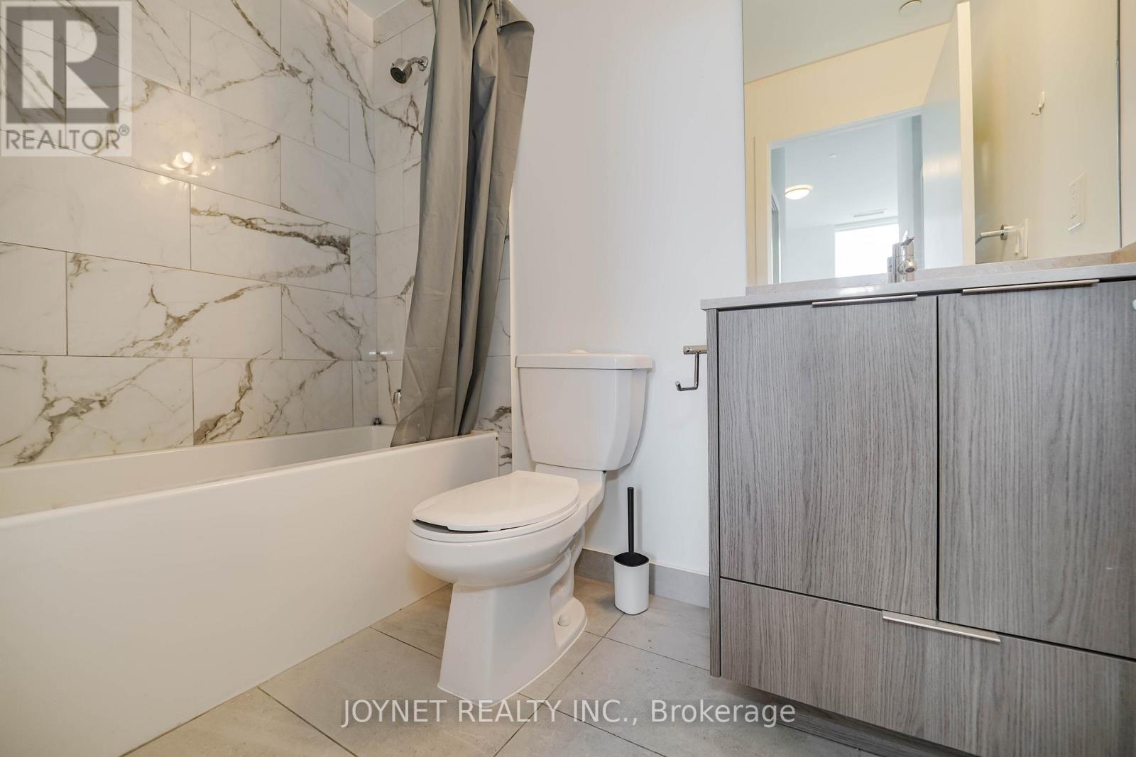 Th02 - 32 Forest Manor Road, Toronto, Ontario  M2J 0H2 - Photo 21 - C12453363