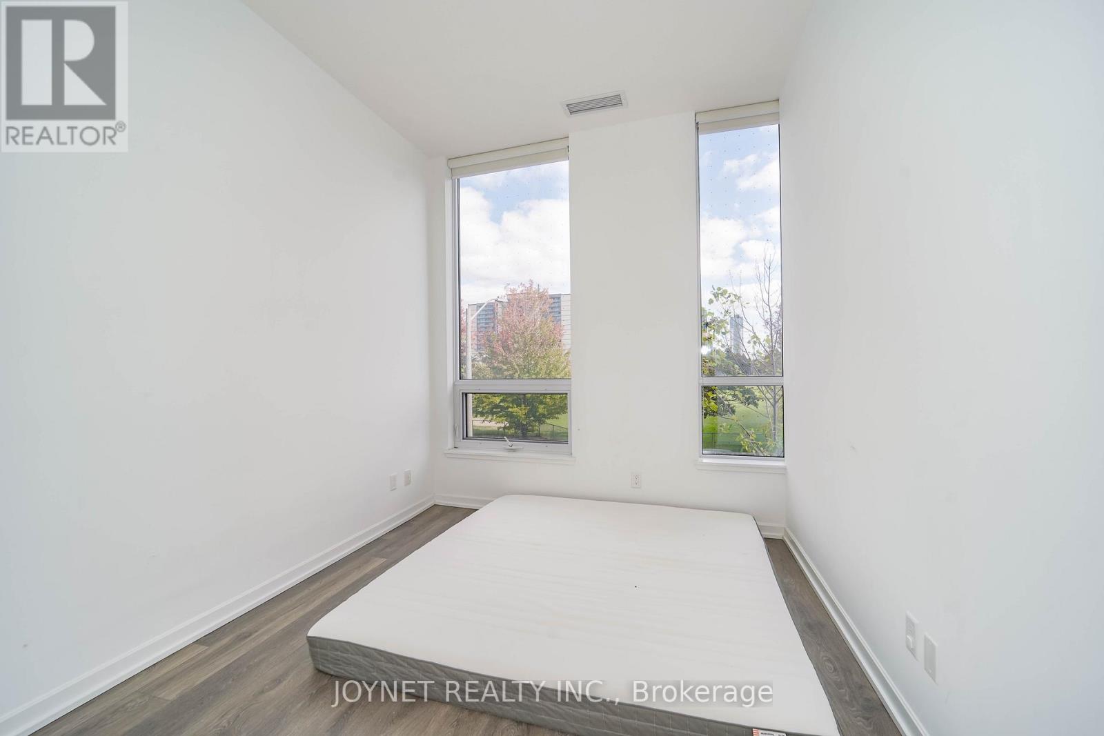 Th02 - 32 Forest Manor Road, Toronto, Ontario  M2J 0H2 - Photo 22 - C12453363