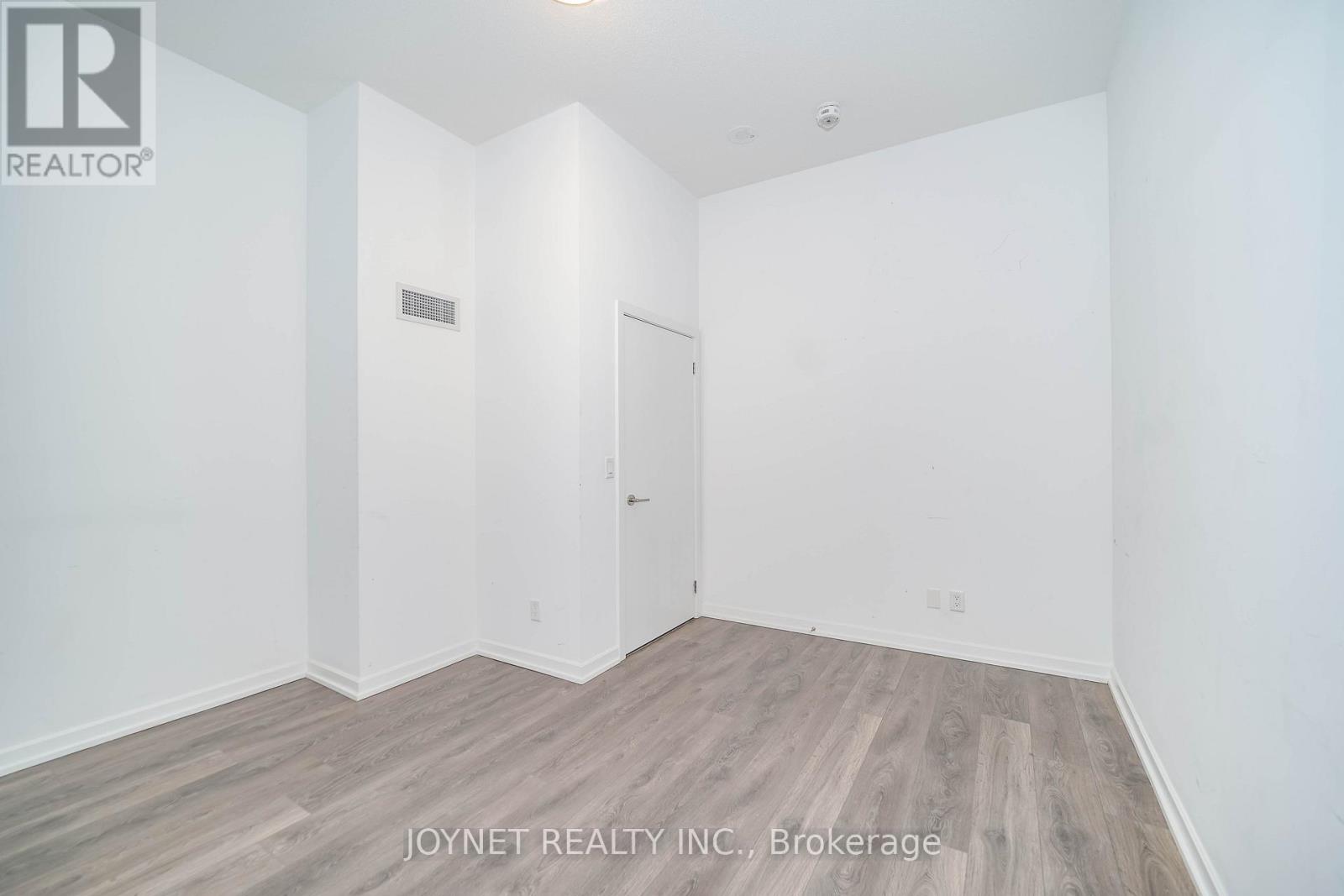 Th02 - 32 Forest Manor Road, Toronto, Ontario  M2J 0H2 - Photo 27 - C12453363