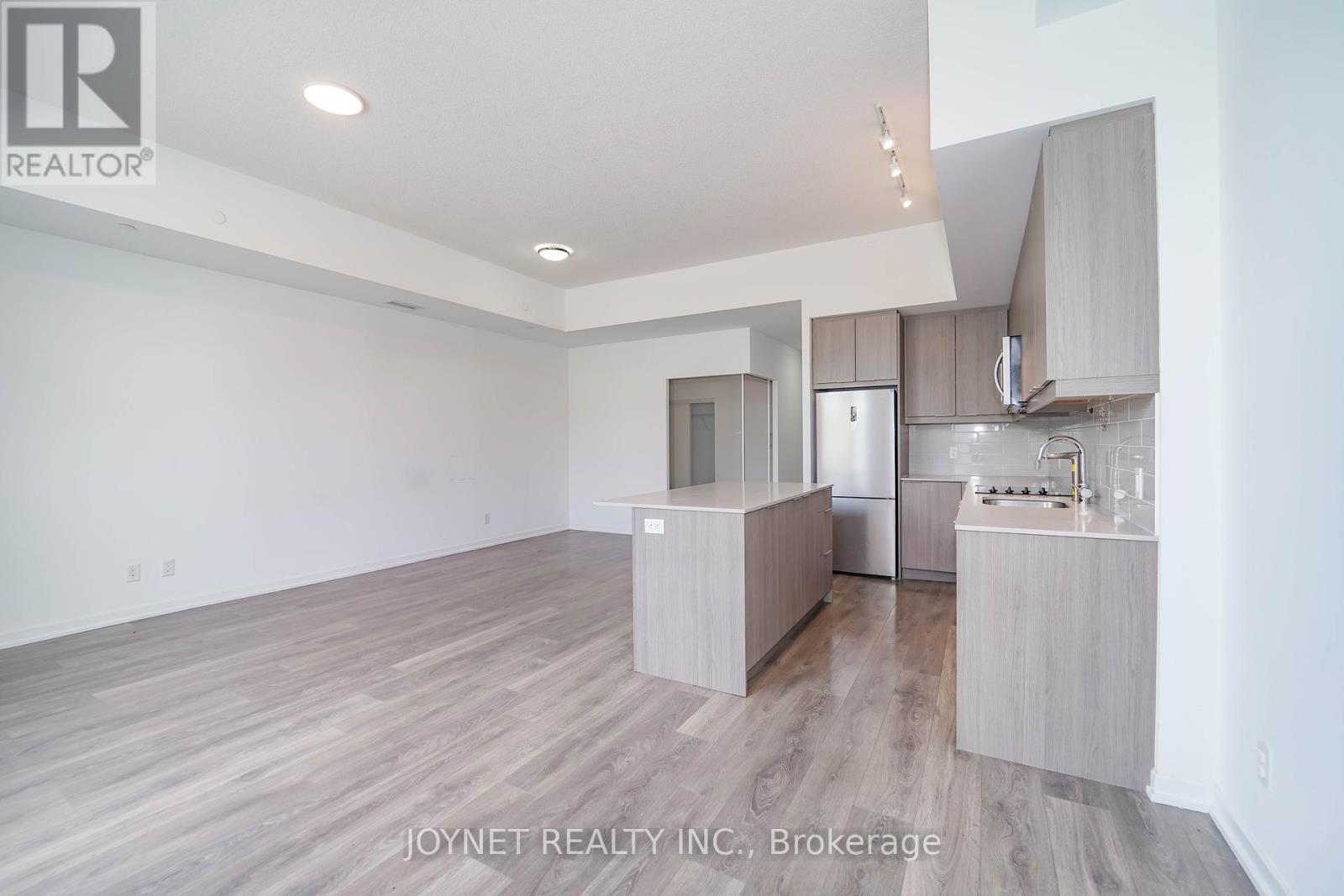 Th02 - 32 Forest Manor Road, Toronto, Ontario  M2J 0H2 - Photo 8 - C12453363