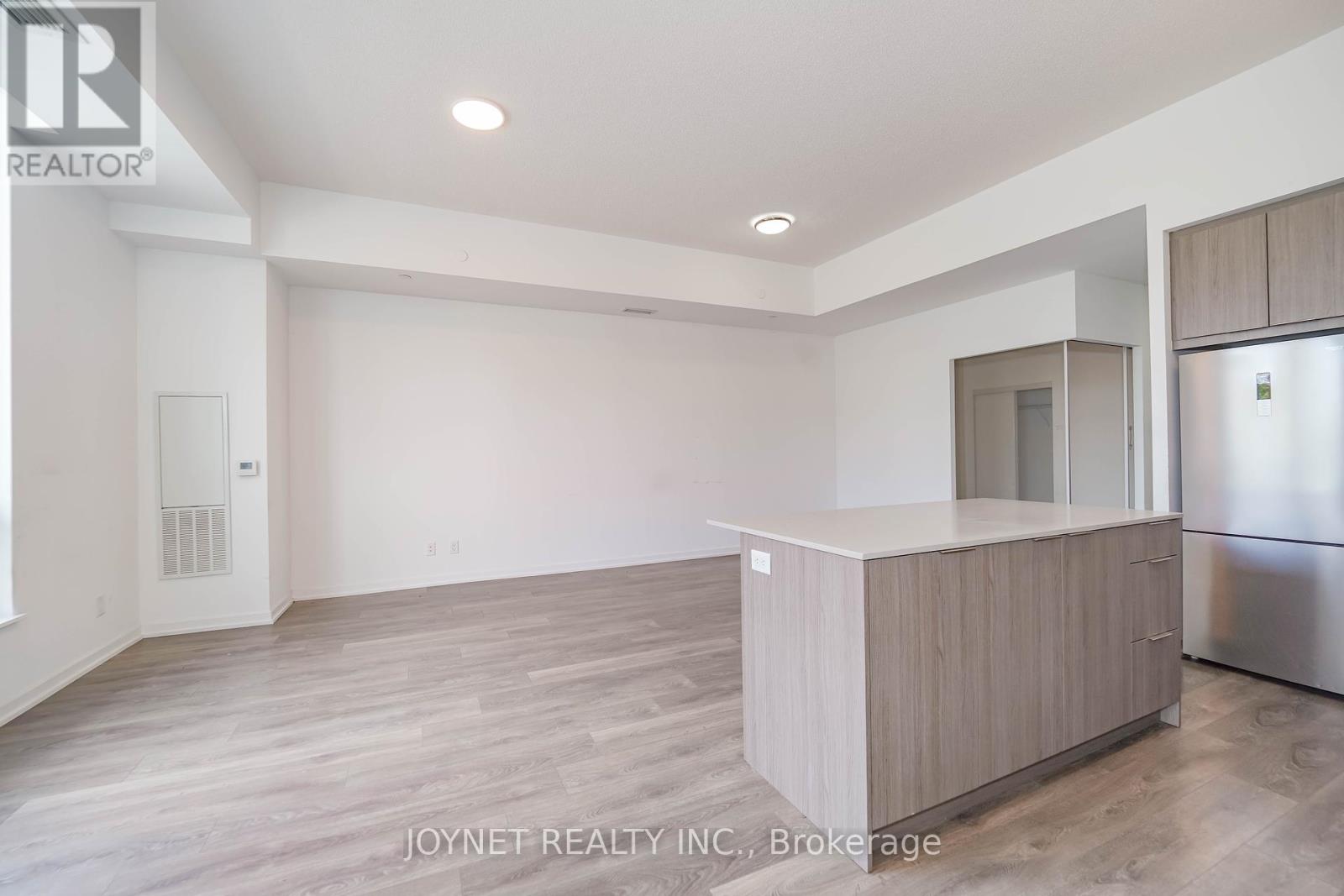 Th02 - 32 Forest Manor Road, Toronto, Ontario  M2J 0H2 - Photo 9 - C12453363