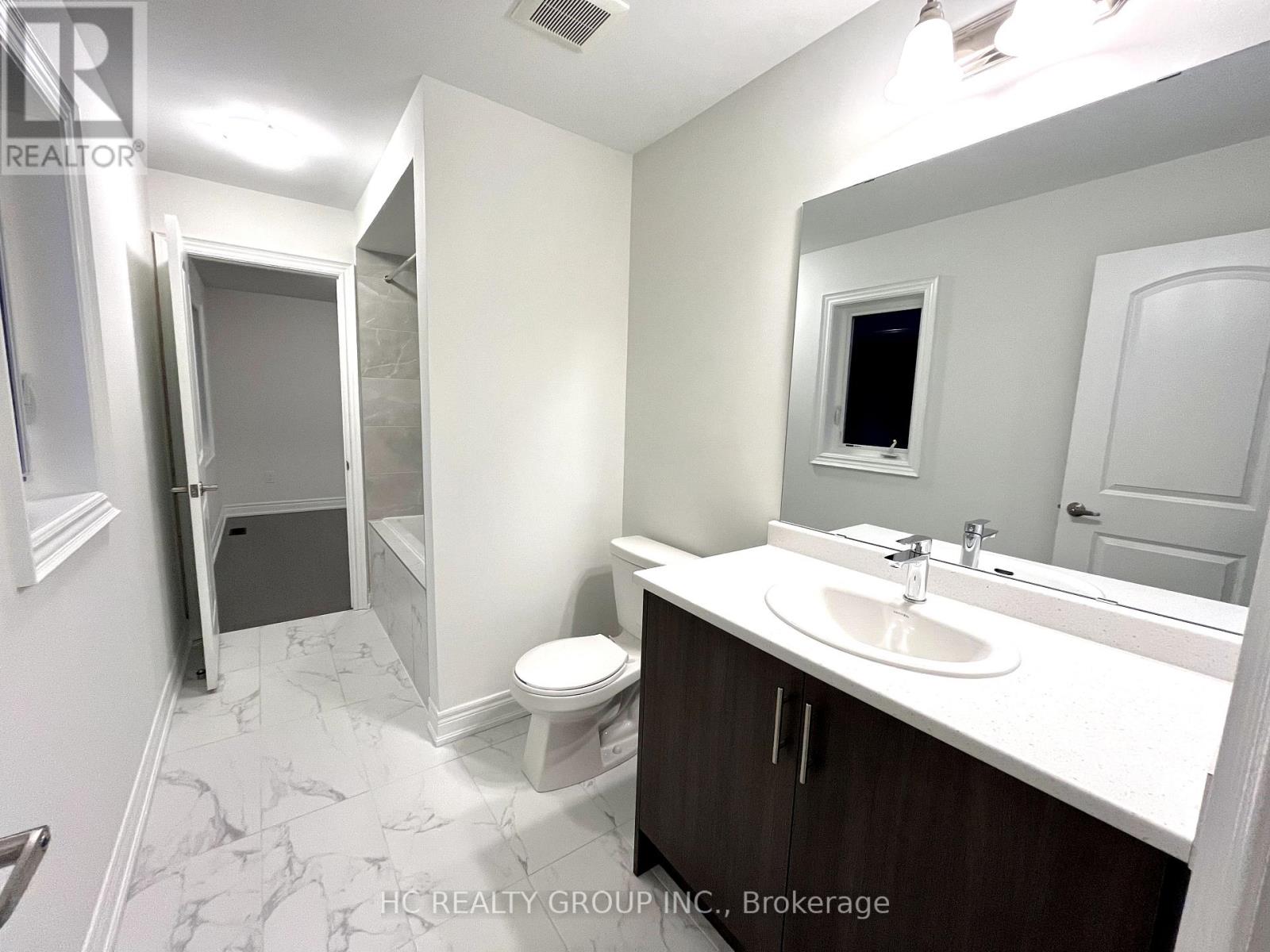 117 Silk Twist Drive, East Gwillimbury, Ontario  L9N 0W4 - Photo 10 - N12453344