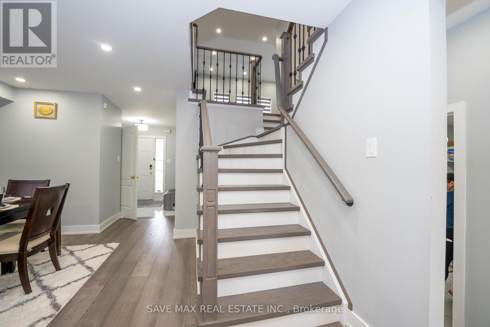 100 Crown Victoria Drive, Brampton, Ontario  L7A 3X6 - Photo 14 - W12453350