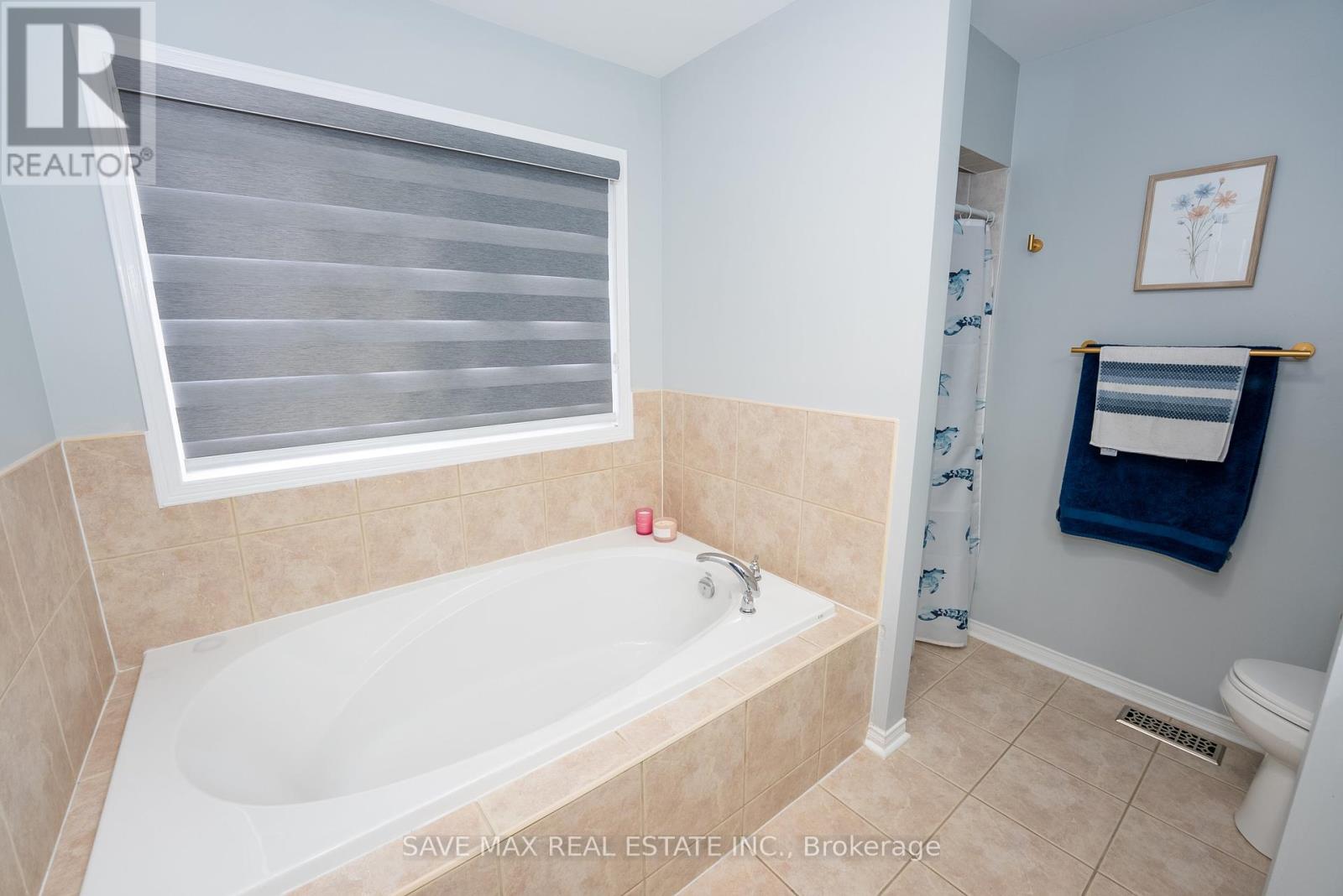 100 Crown Victoria Drive, Brampton, Ontario  L7A 3X6 - Photo 21 - W12453350