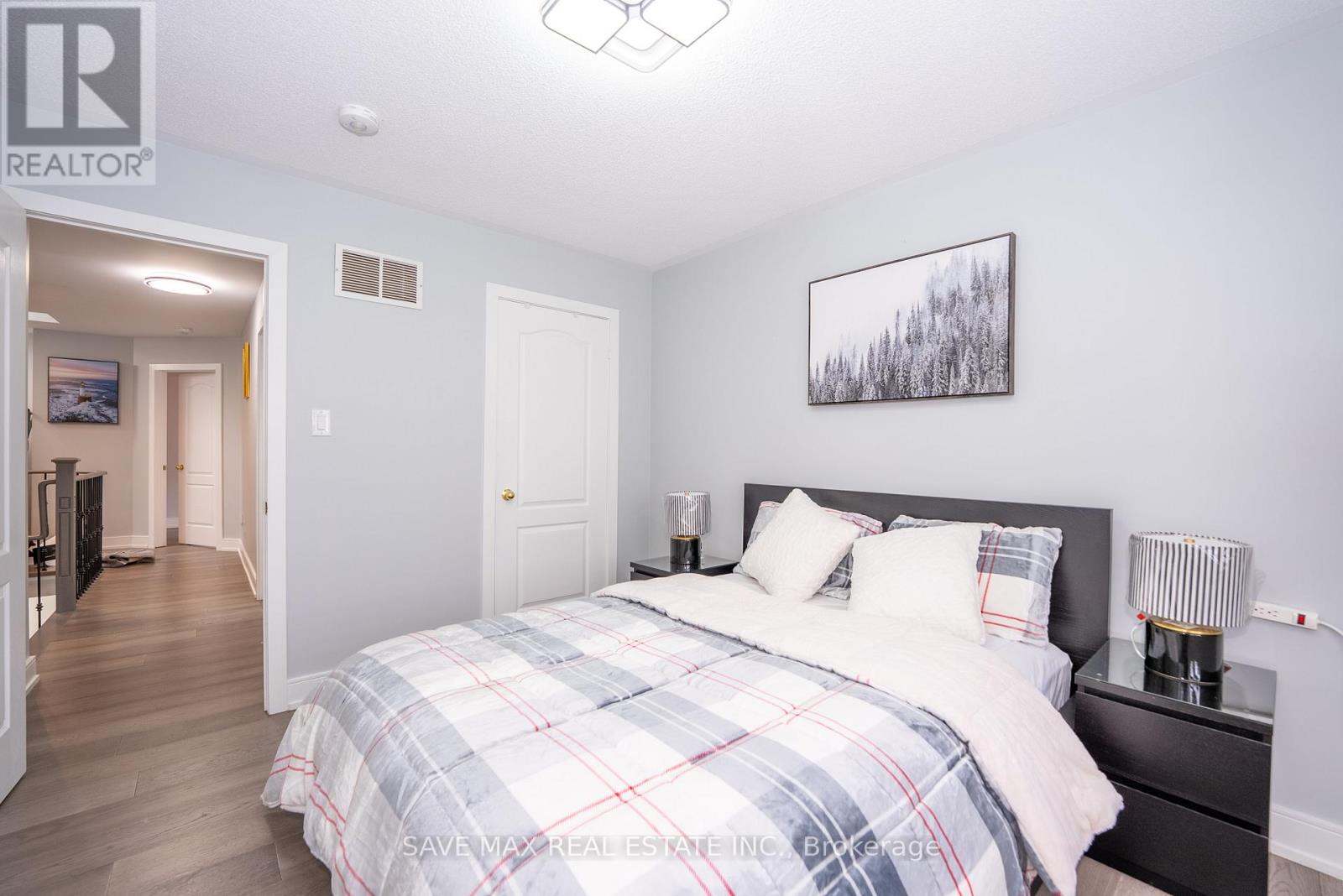 100 Crown Victoria Drive, Brampton, Ontario  L7A 3X6 - Photo 26 - W12453350