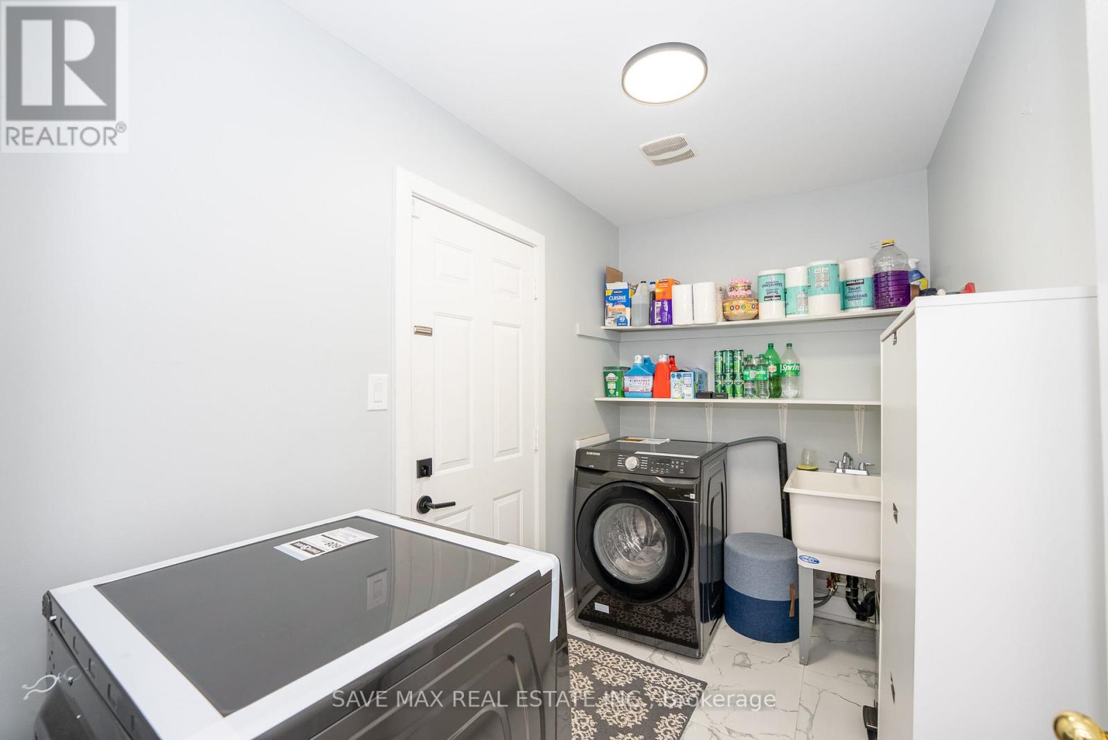 100 Crown Victoria Drive, Brampton, Ontario  L7A 3X6 - Photo 31 - W12453350