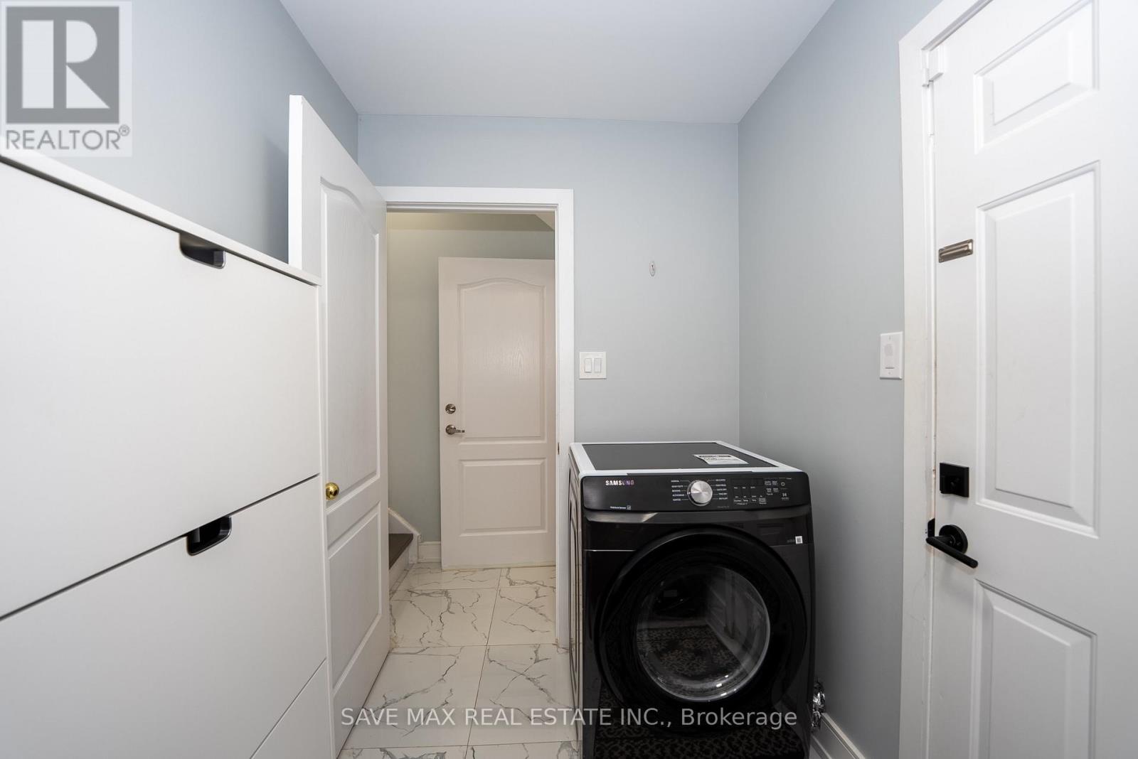 100 Crown Victoria Drive, Brampton, Ontario  L7A 3X6 - Photo 32 - W12453350