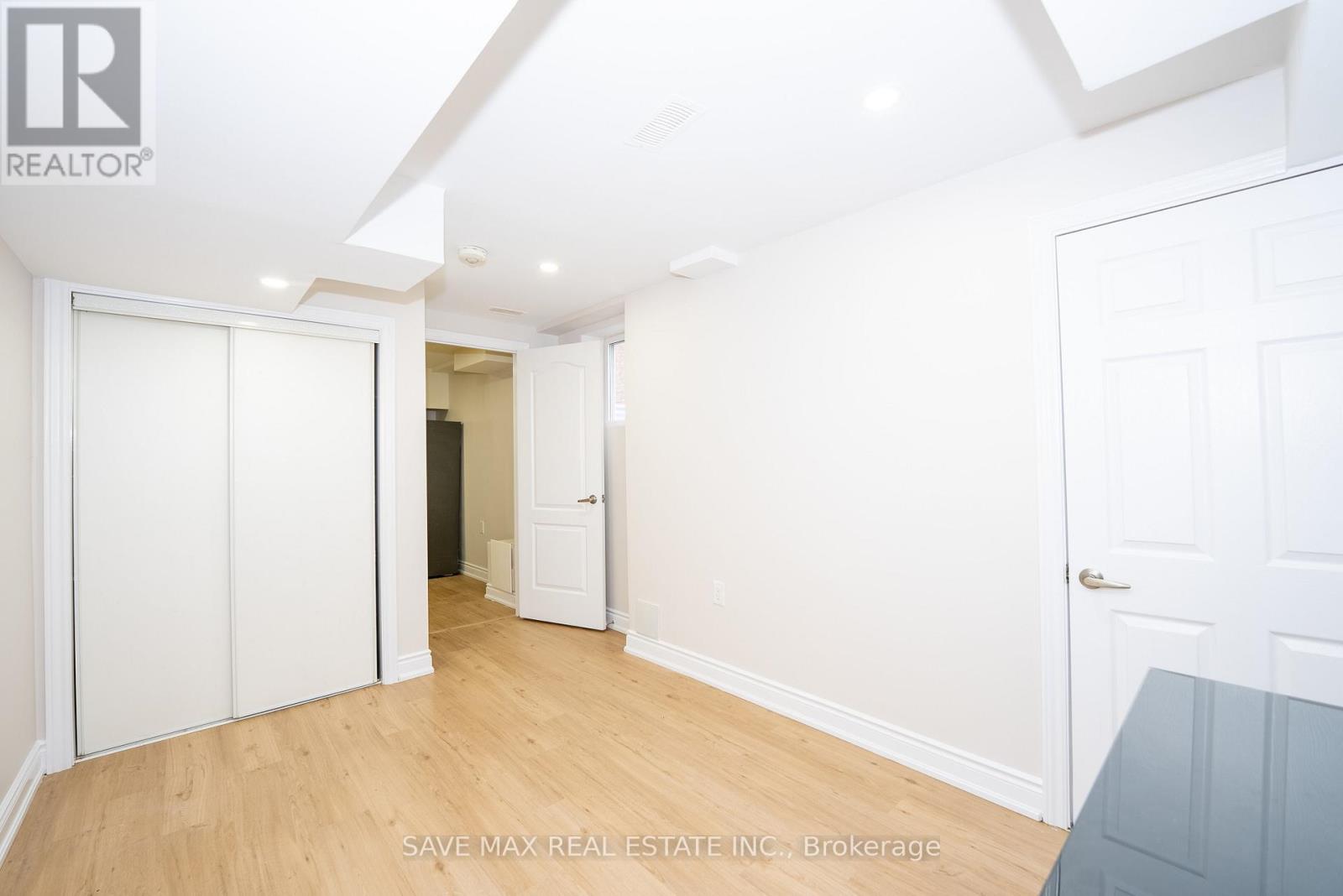 100 Crown Victoria Drive, Brampton, Ontario  L7A 3X6 - Photo 40 - W12453350