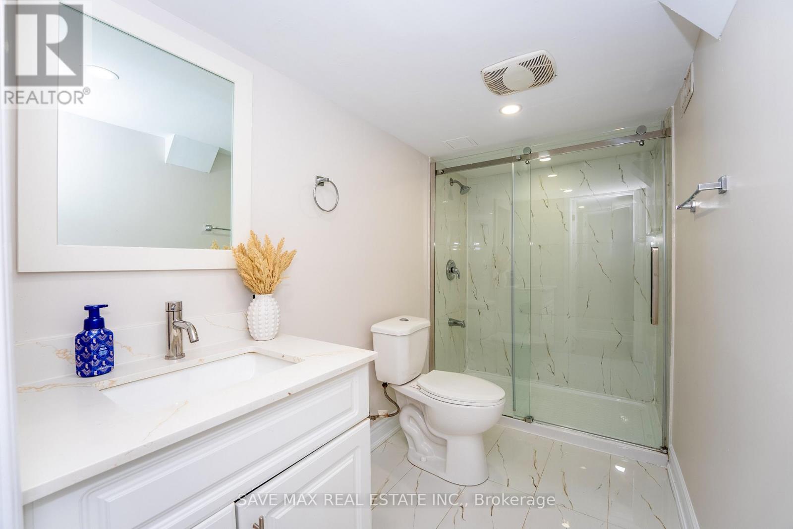 100 Crown Victoria Drive, Brampton, Ontario  L7A 3X6 - Photo 41 - W12453350