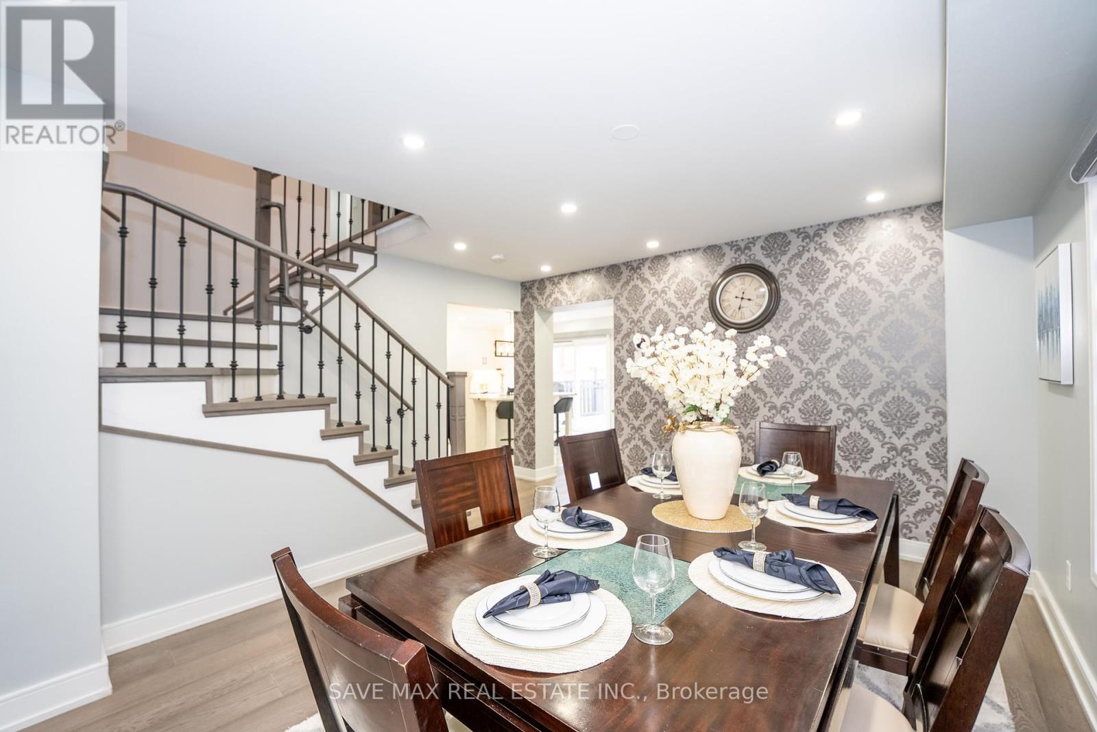 100 Crown Victoria Drive, Brampton, Ontario  L7A 3X6 - Photo 5 - W12453350