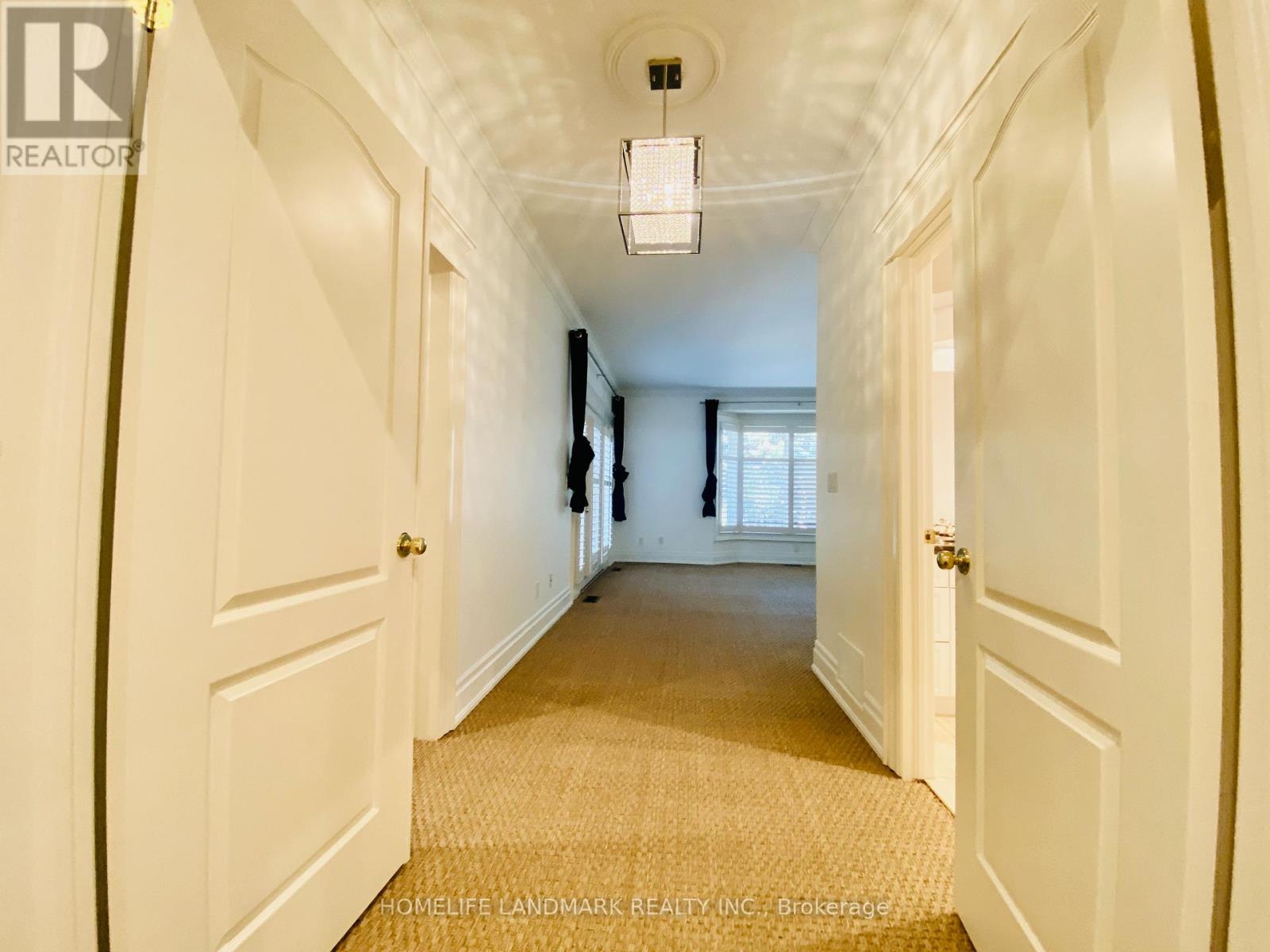 55 Ennisclare Drive W, Oakville, Ontario  L6J 4N3 - Photo 16 - W12453352