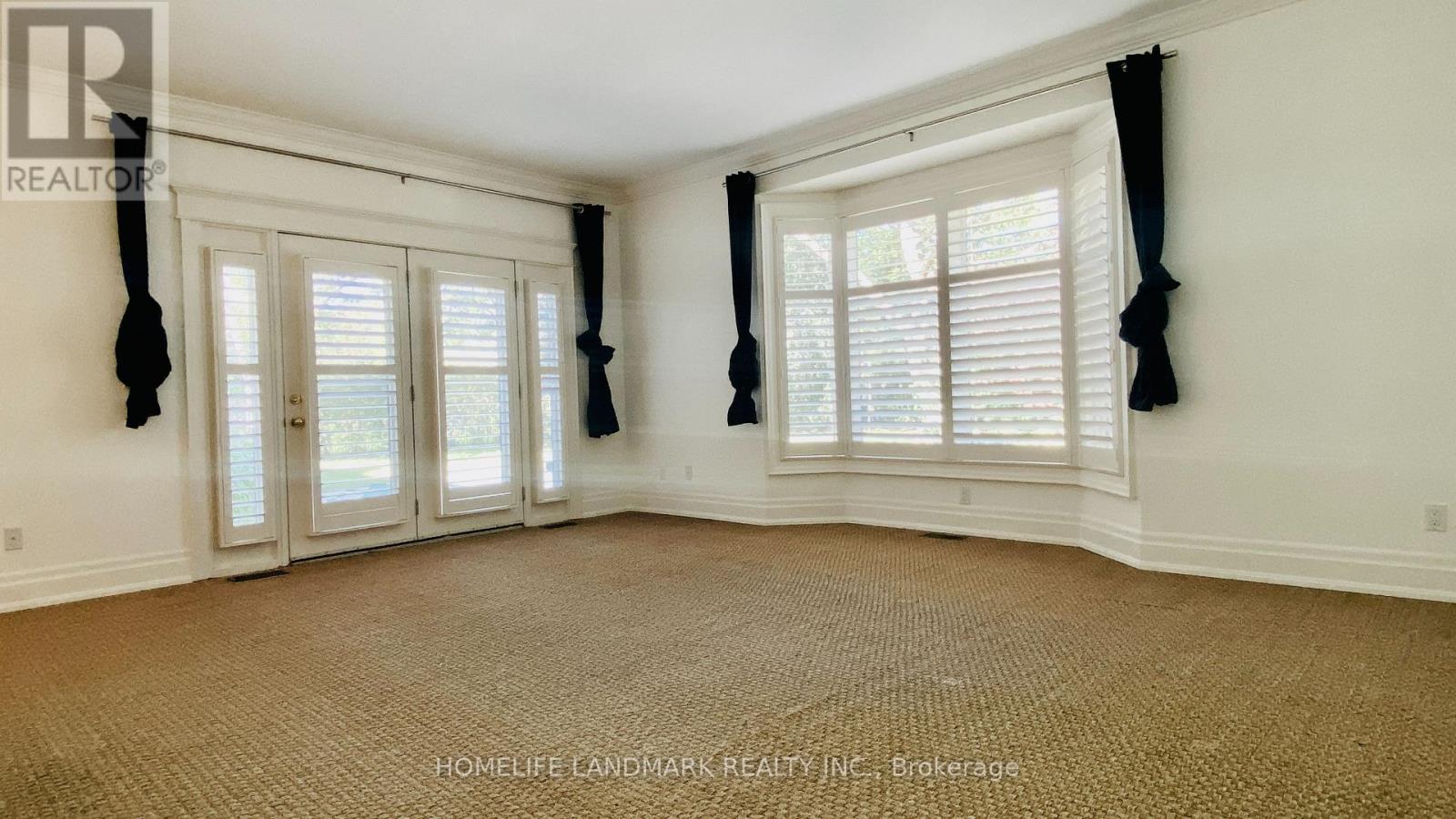 55 Ennisclare Drive W, Oakville, Ontario  L6J 4N3 - Photo 17 - W12453352