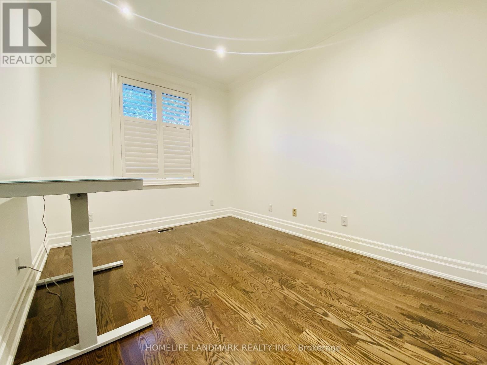 55 Ennisclare Drive W, Oakville, Ontario  L6J 4N3 - Photo 20 - W12453352
