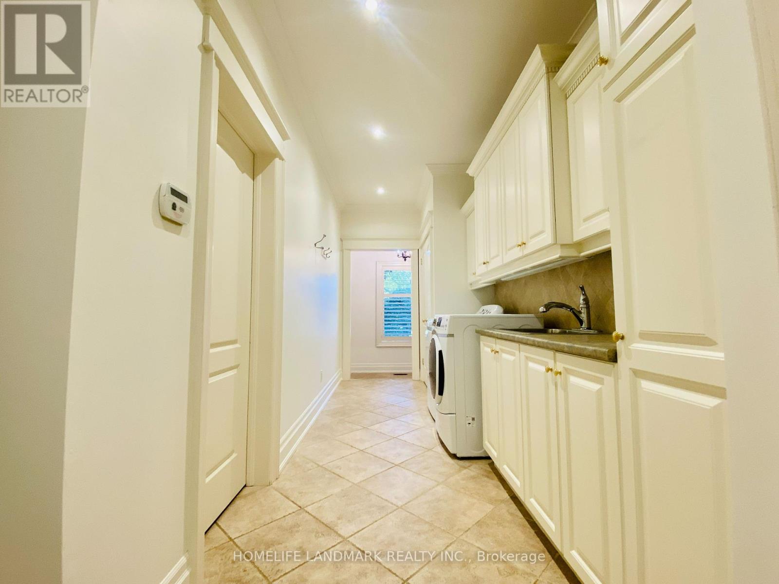 55 Ennisclare Drive W, Oakville, Ontario  L6J 4N3 - Photo 21 - W12453352
