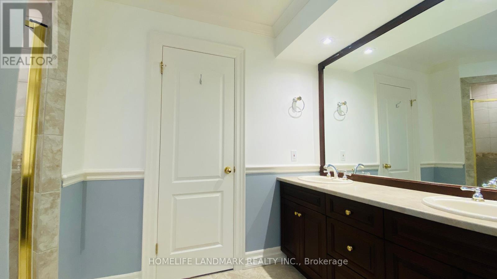 55 Ennisclare Drive W, Oakville, Ontario  L6J 4N3 - Photo 27 - W12453352