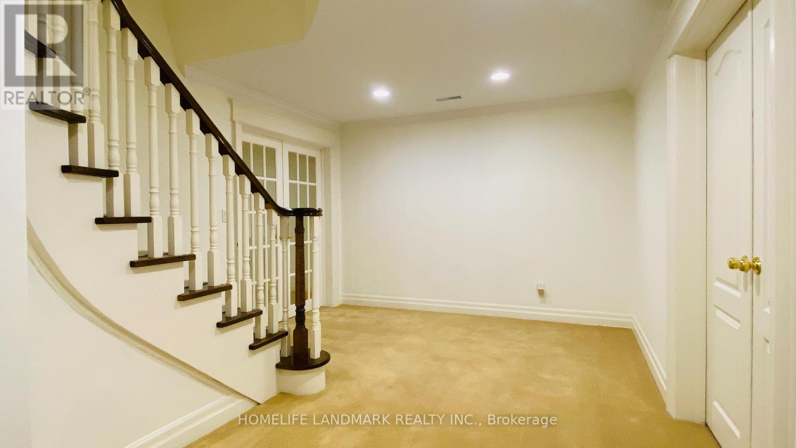 55 Ennisclare Drive W, Oakville, Ontario  L6J 4N3 - Photo 30 - W12453352
