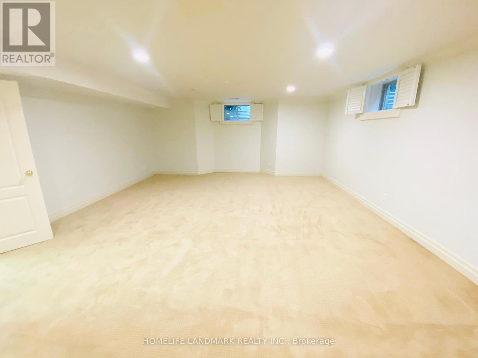 55 Ennisclare Drive W, Oakville, Ontario  L6J 4N3 - Photo 32 - W12453352