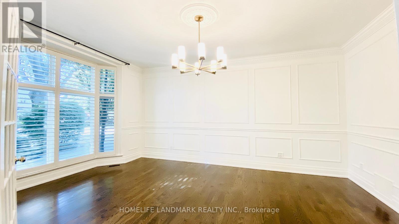 55 Ennisclare Drive W, Oakville, Ontario  L6J 4N3 - Photo 7 - W12453352
