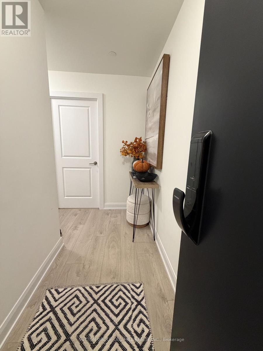316 - 3220 William Coltson Avenue, Oakville, Ontario  L6H 7X9 - Photo 5 - W12453362