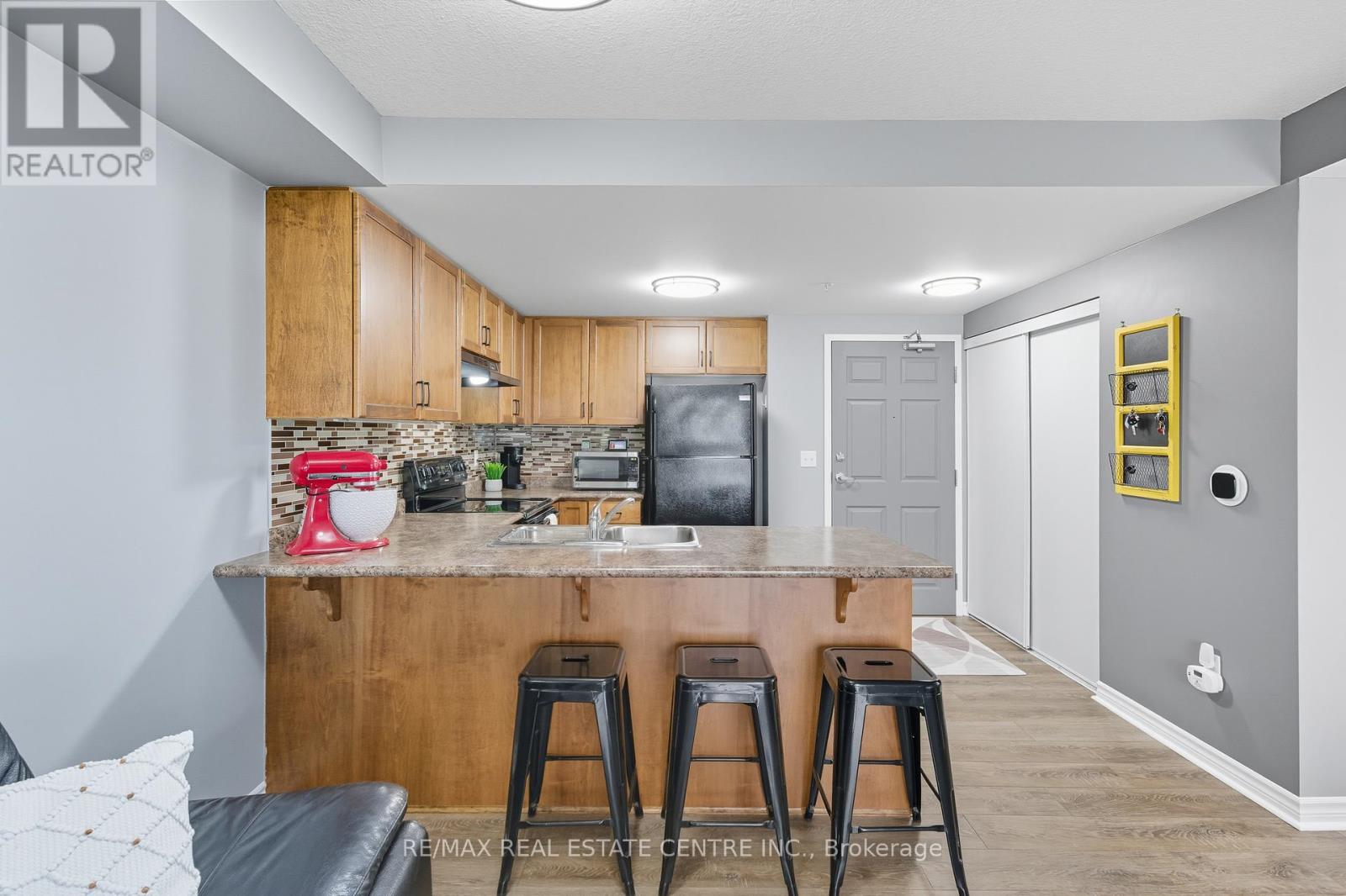 411 - 67 Kingsbury Square, Guelph, Ontario  N1L 0L3 - Photo 10 - X12453354