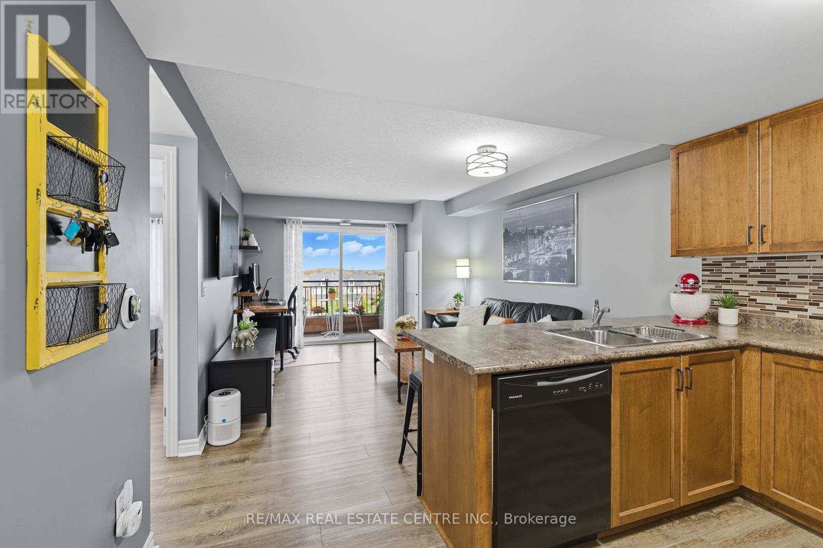 411 - 67 Kingsbury Square, Guelph, Ontario  N1L 0L3 - Photo 14 - X12453354