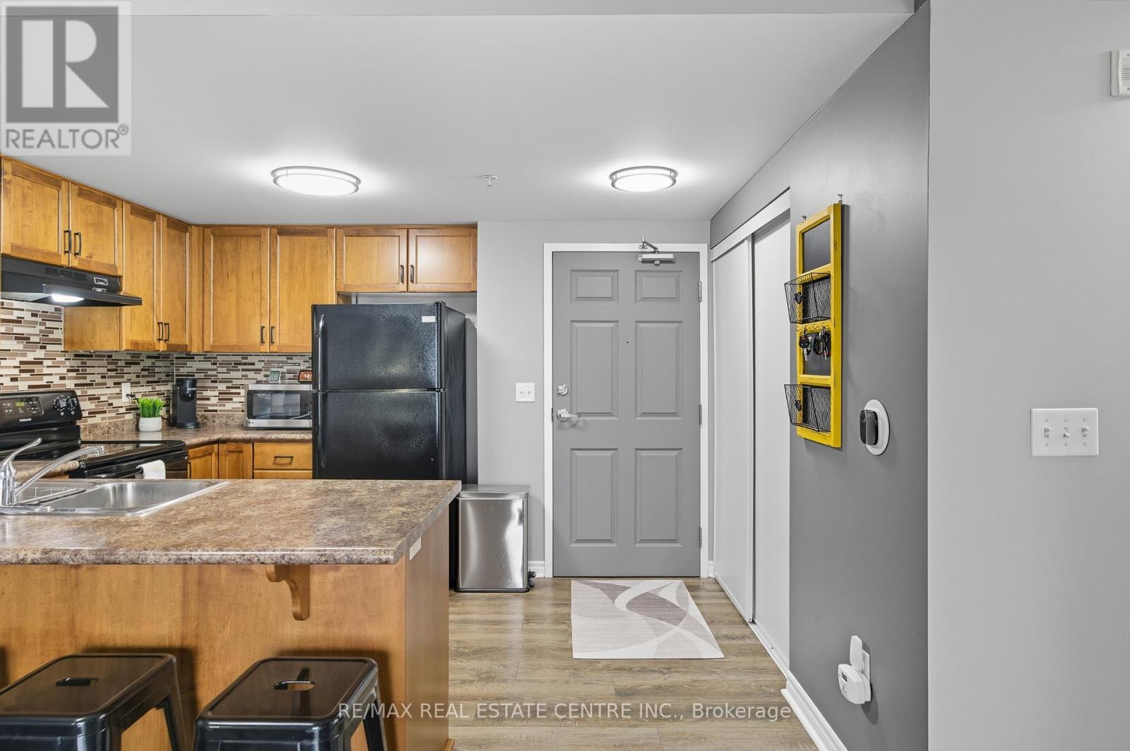 411 - 67 Kingsbury Square, Guelph, Ontario  N1L 0L3 - Photo 8 - X12453354