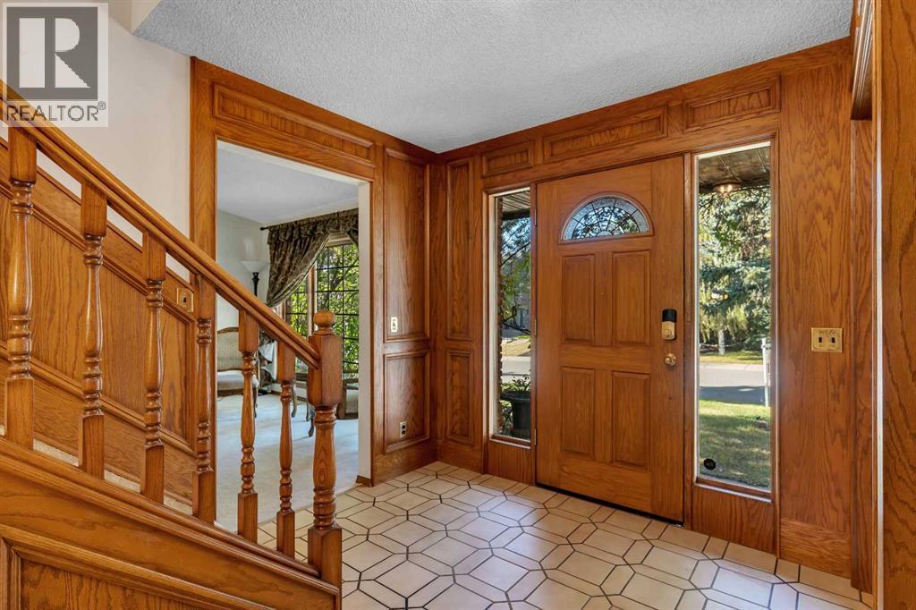 63 Edgehill Crescent Nw, Calgary, Alberta  T3A 2X5 - Photo 4 - A2257923