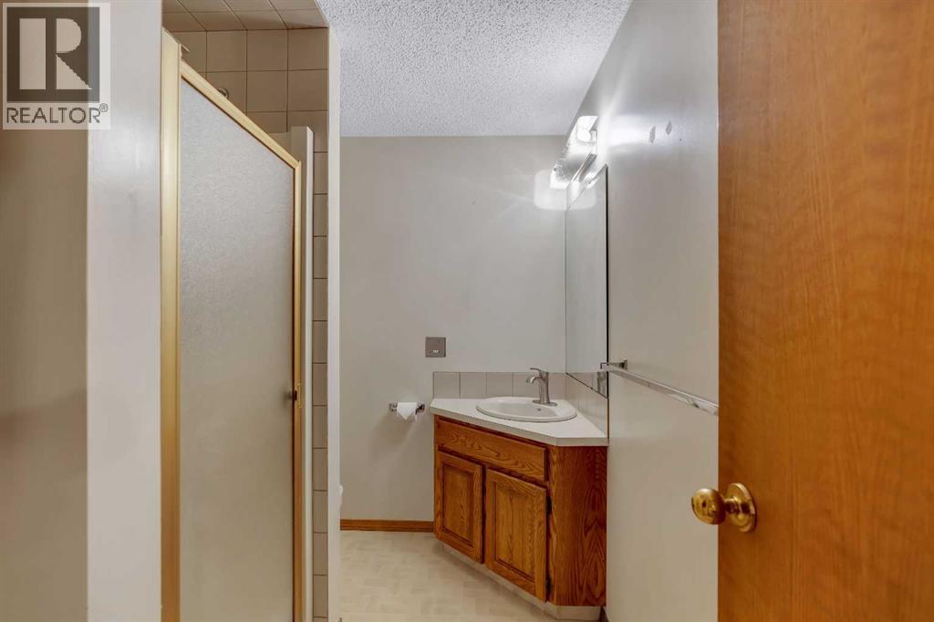 63 Edgehill Crescent Nw, Calgary, Alberta  T3A 2X5 - Photo 47 - A2257923