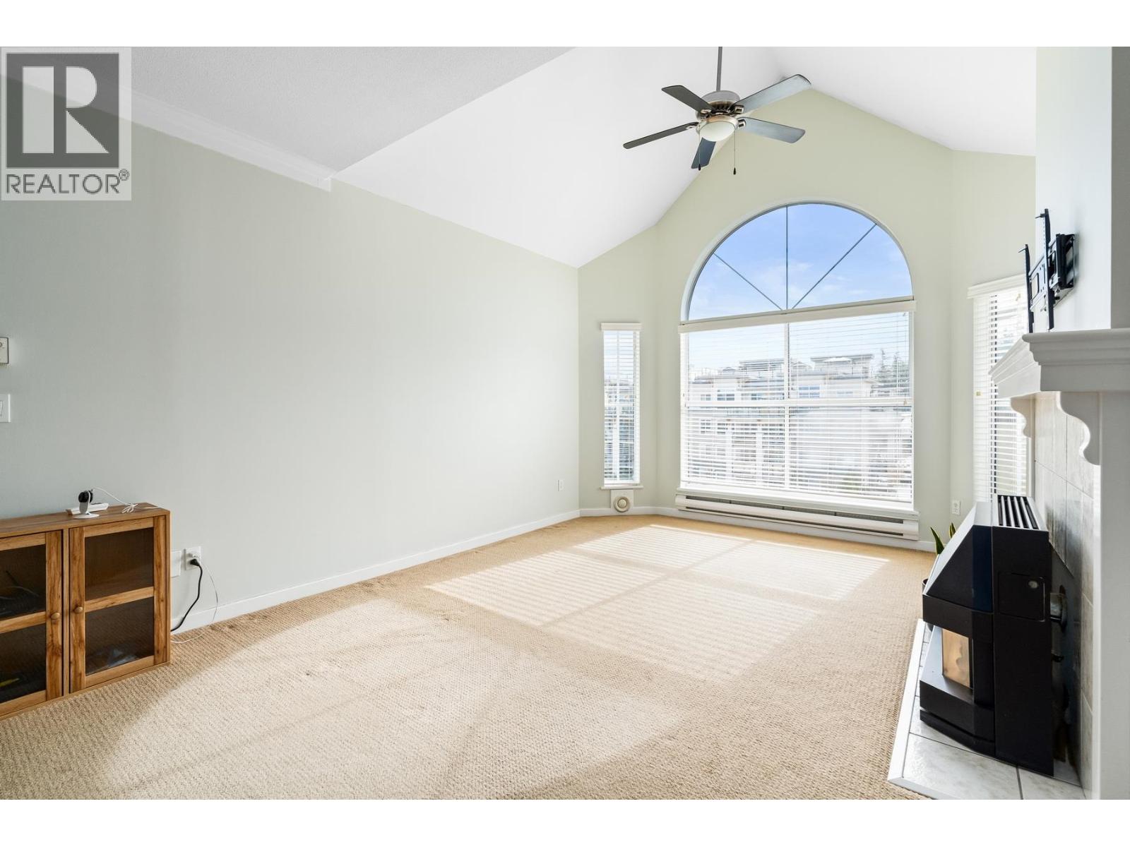 403 12464 191b Street, Pitt Meadows, British Columbia  V3Y 2P6 - Photo 3 - R3056610