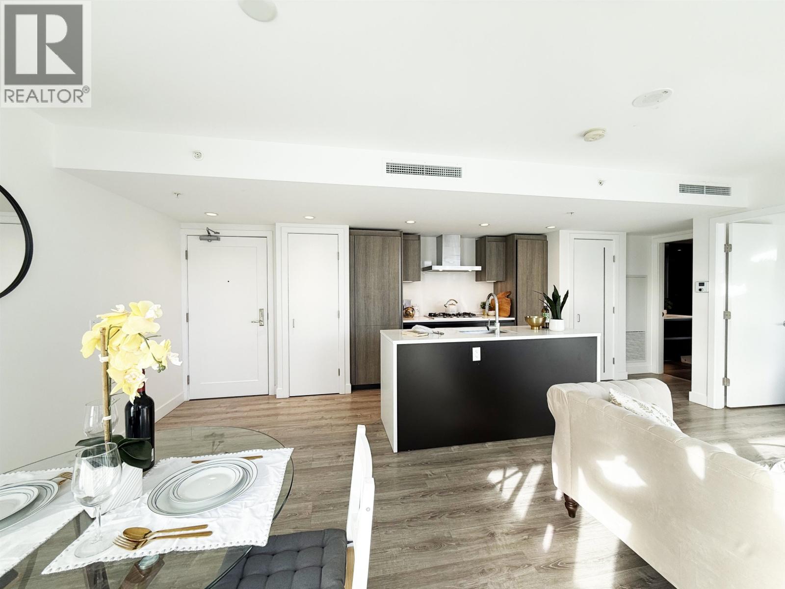 561 6320 No. 3 Road, Richmond, British Columbia  V6Y 0L5 - Photo 4 - R3055730