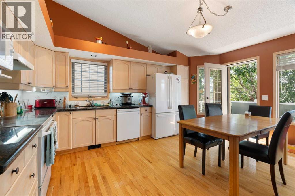 113 Sierra Vista Terrace Sw, Calgary, Alberta  T3H 3C4 - Photo 8 - A2246277