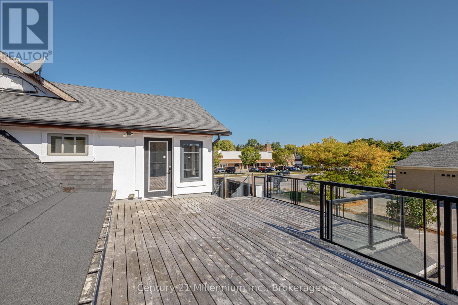 Upper Unit - 510 First Street, Collingwood, Ontario  L9Y 1B8 - Photo 10 - S12420679