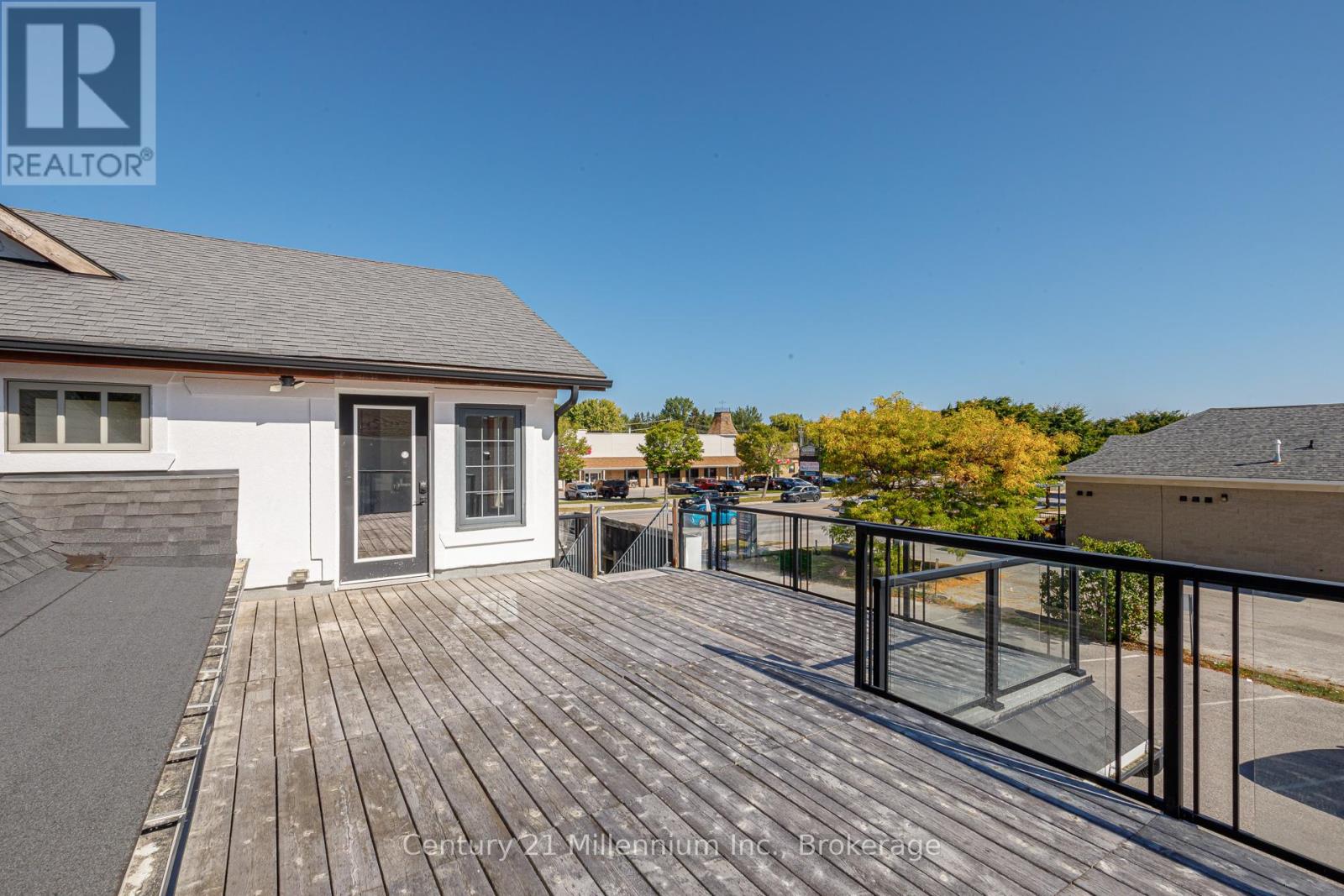 Upper Unit - 510 First Street, Collingwood, Ontario  L9Y 1B8 - Photo 11 - S12420679