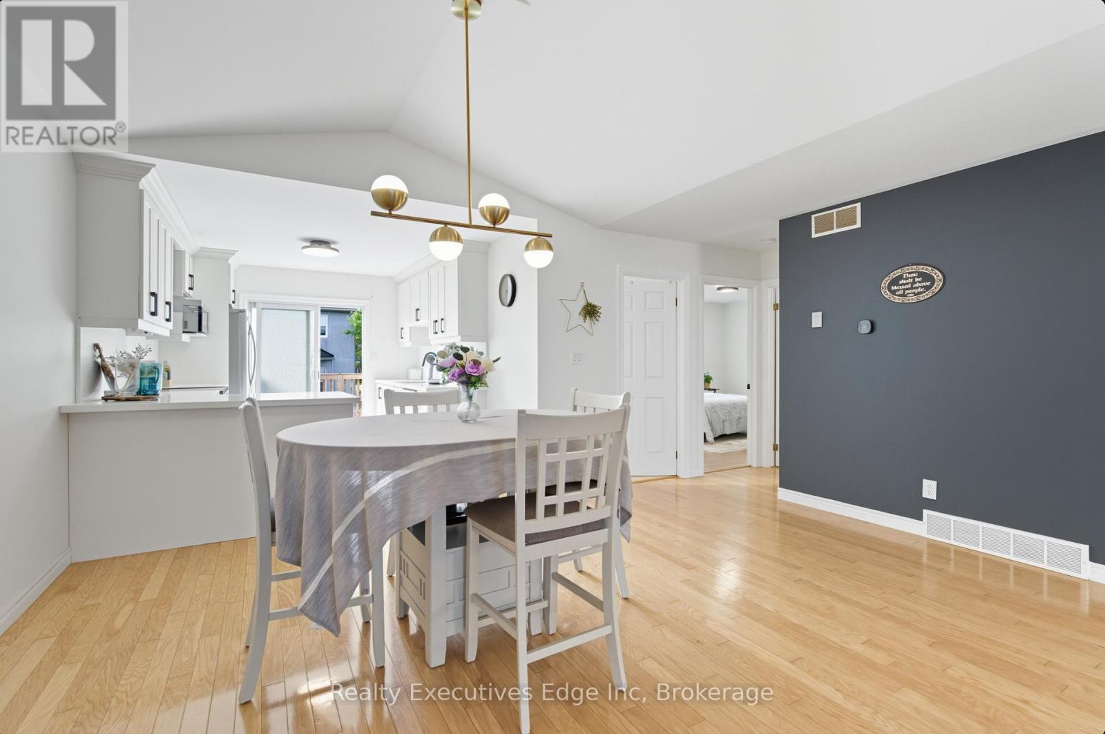 20 Landon Avenue, Norfolk, Ontario  N3Y 5J8 - Photo 11 - X12453403