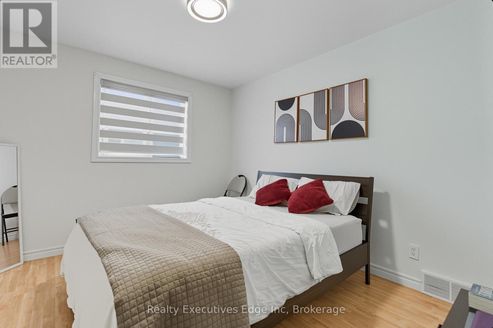 20 Landon Avenue, Norfolk, Ontario  N3Y 5J8 - Photo 17 - X12453403