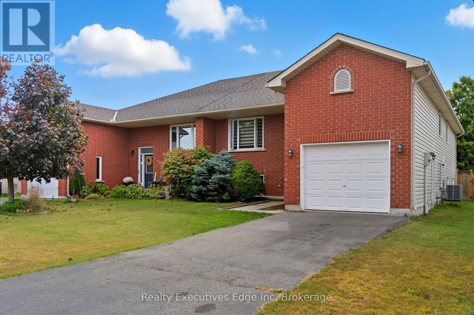 20 Landon Avenue, Norfolk, Ontario  N3Y 5J8 - Photo 2 - X12453403