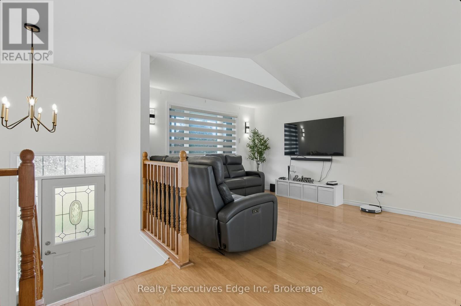 20 Landon Avenue, Norfolk, Ontario  N3Y 5J8 - Photo 6 - X12453403