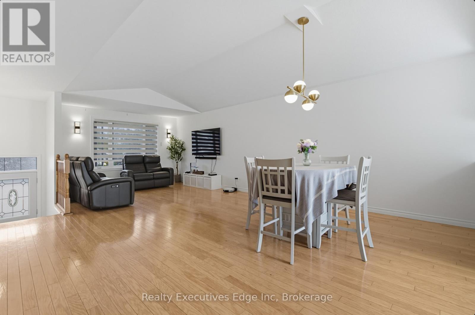 20 Landon Avenue, Norfolk, Ontario  N3Y 5J8 - Photo 7 - X12453403
