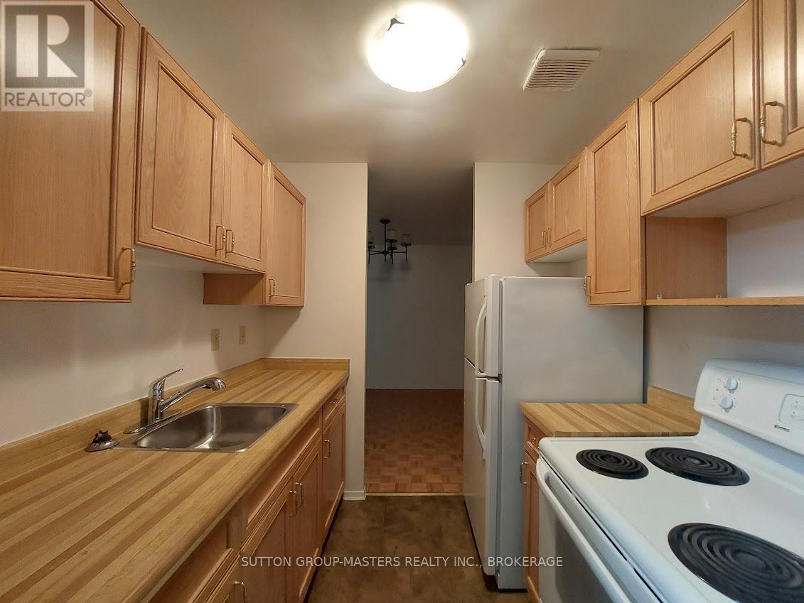 503 - 17 Eldon Hall Place, Kingston, Ontario  K7M 7H5 - Photo 5 - X12453396