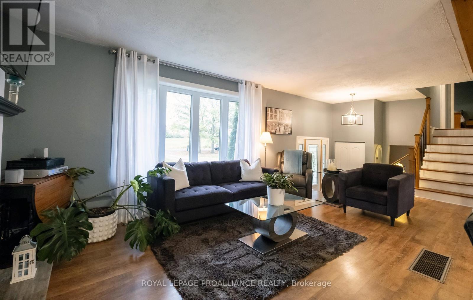 208 Ritz Road, Belleville, Ontario  K0K 1V0 - Photo 12 - X12453367