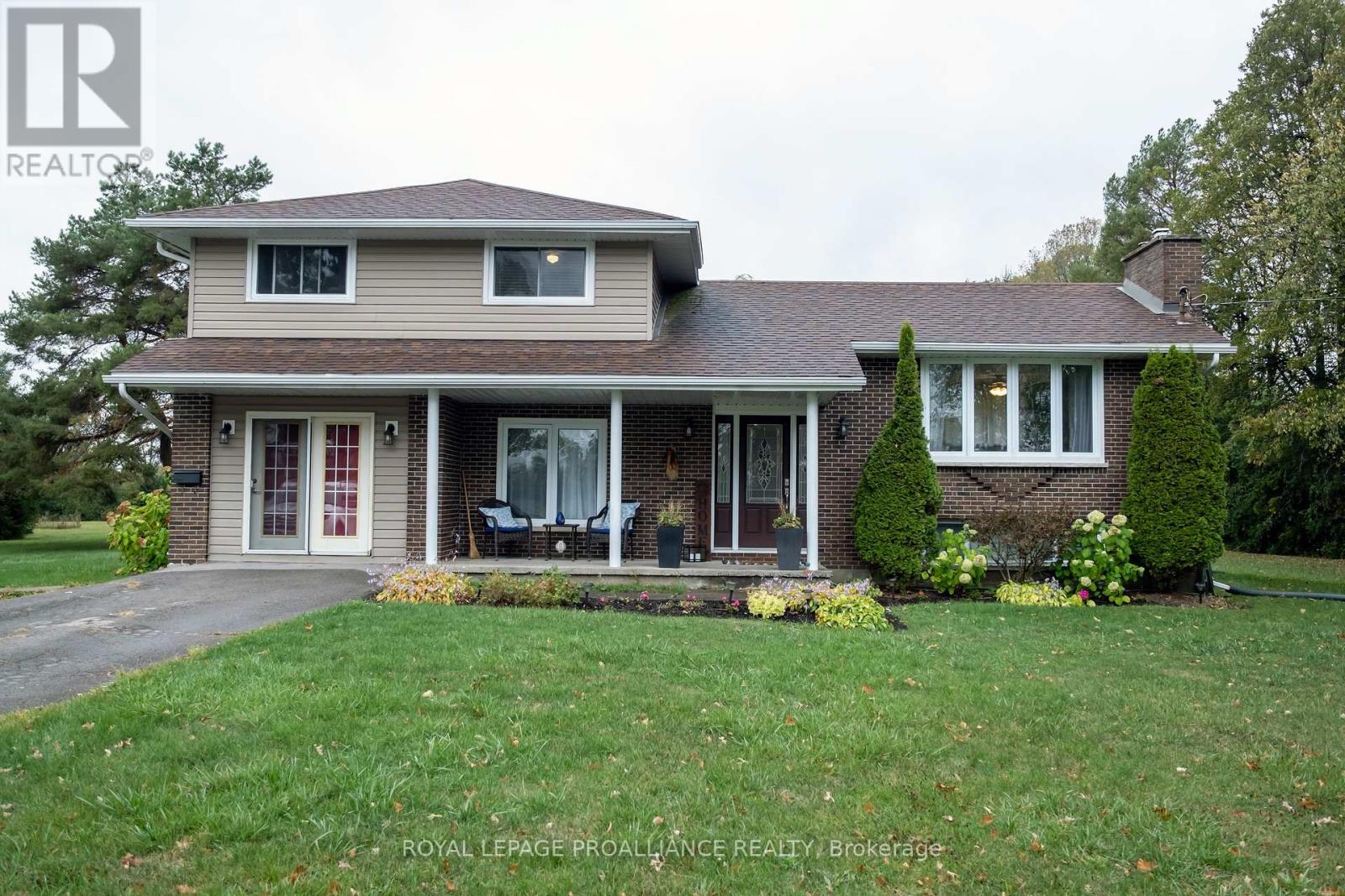 208 Ritz Road, Belleville, Ontario  K0K 1V0 - Photo 3 - X12453367
