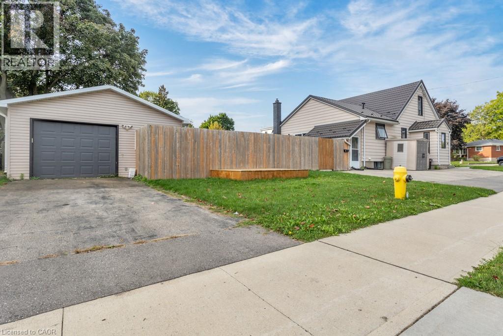 53 Duke Street, Elmira, Ontario  N3B 2X6 - Photo 2 - 40776693