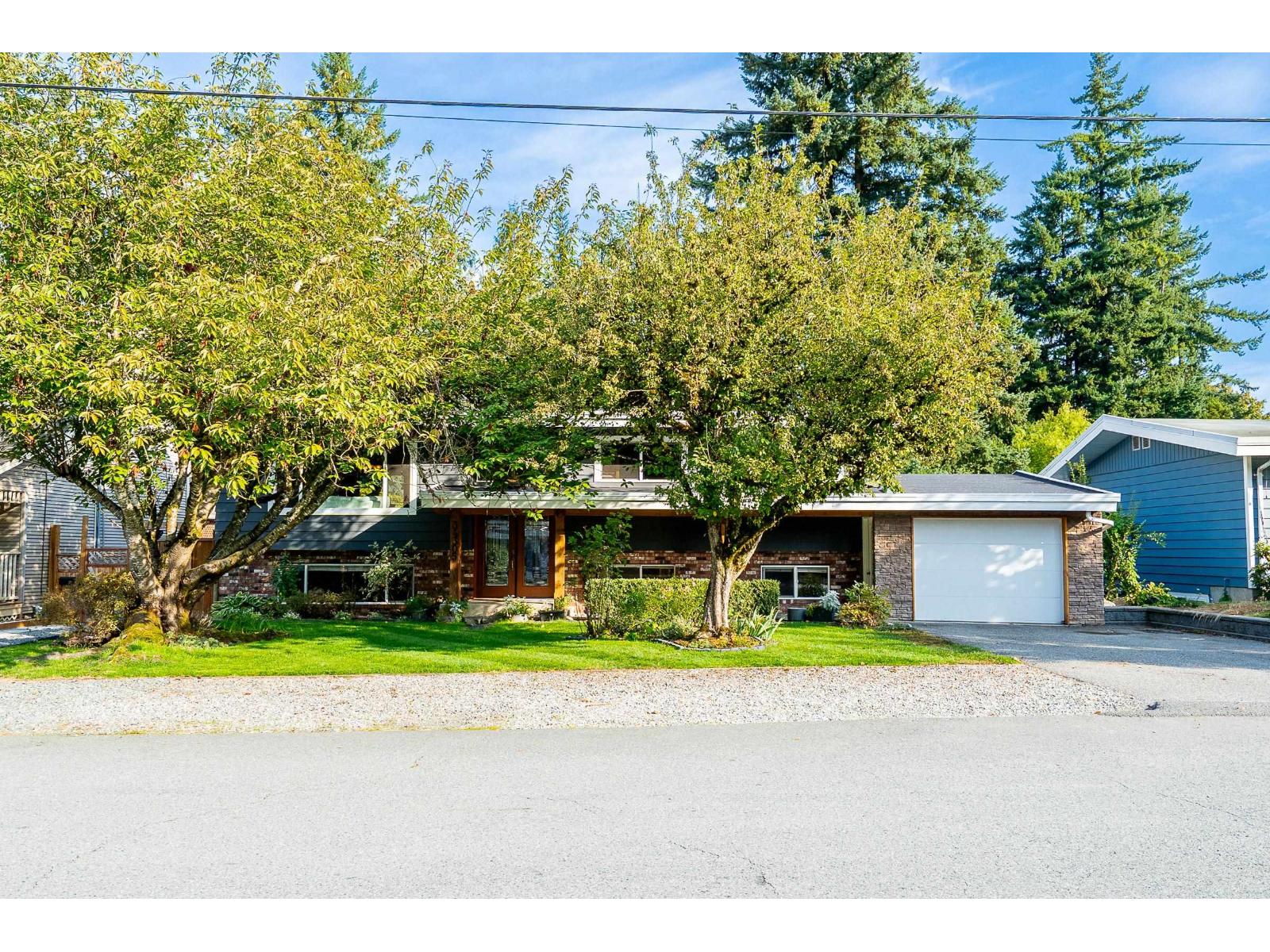 34305 Larch Street, Abbotsford, British Columbia  V2S 2P7 - Photo 2 - R3056707