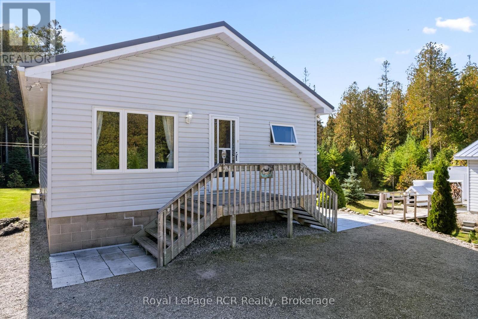 505 Pike Bay Road W, Northern Bruce Peninsula, Ontario  N0H 1W0 - Photo 10 - X12434809