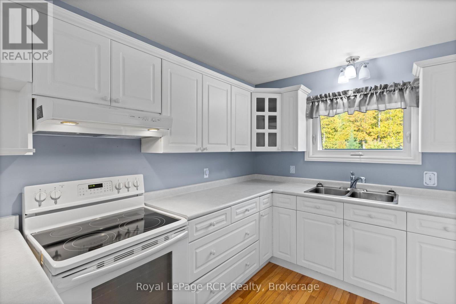 505 Pike Bay Road W, Northern Bruce Peninsula, Ontario  N0H 1W0 - Photo 13 - X12434809