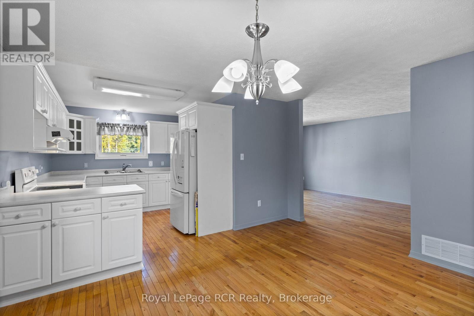 505 Pike Bay Road W, Northern Bruce Peninsula, Ontario  N0H 1W0 - Photo 14 - X12434809