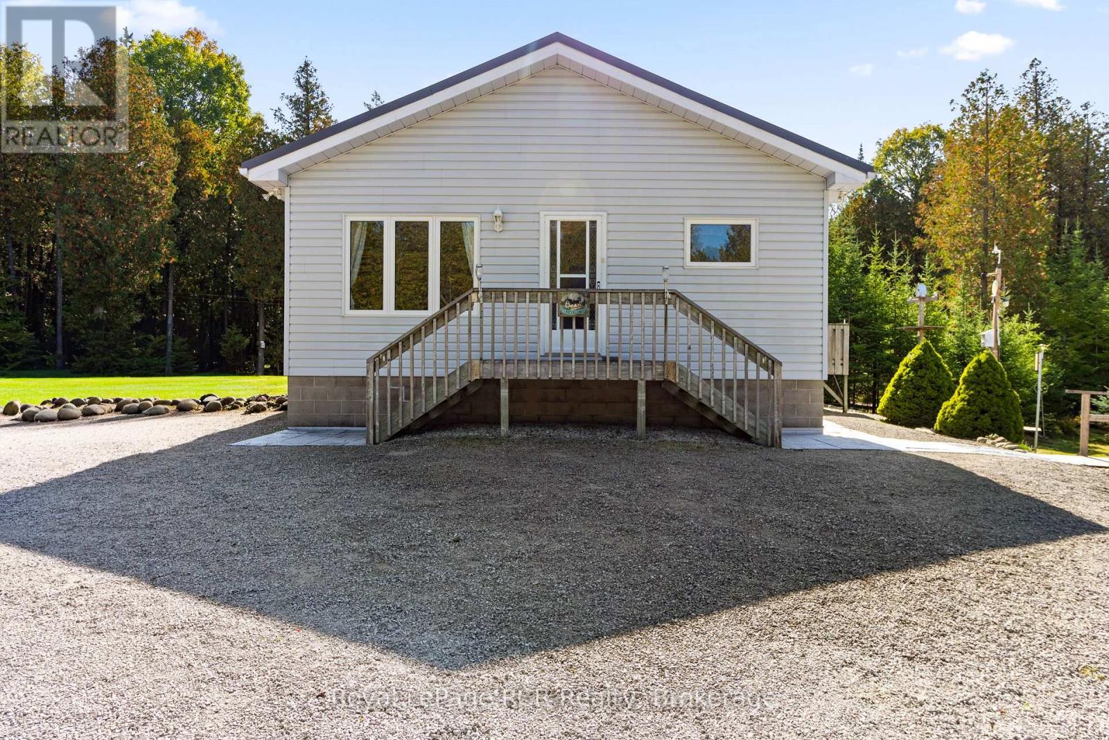 505 Pike Bay Road W, Northern Bruce Peninsula, Ontario  N0H 1W0 - Photo 9 - X12434809