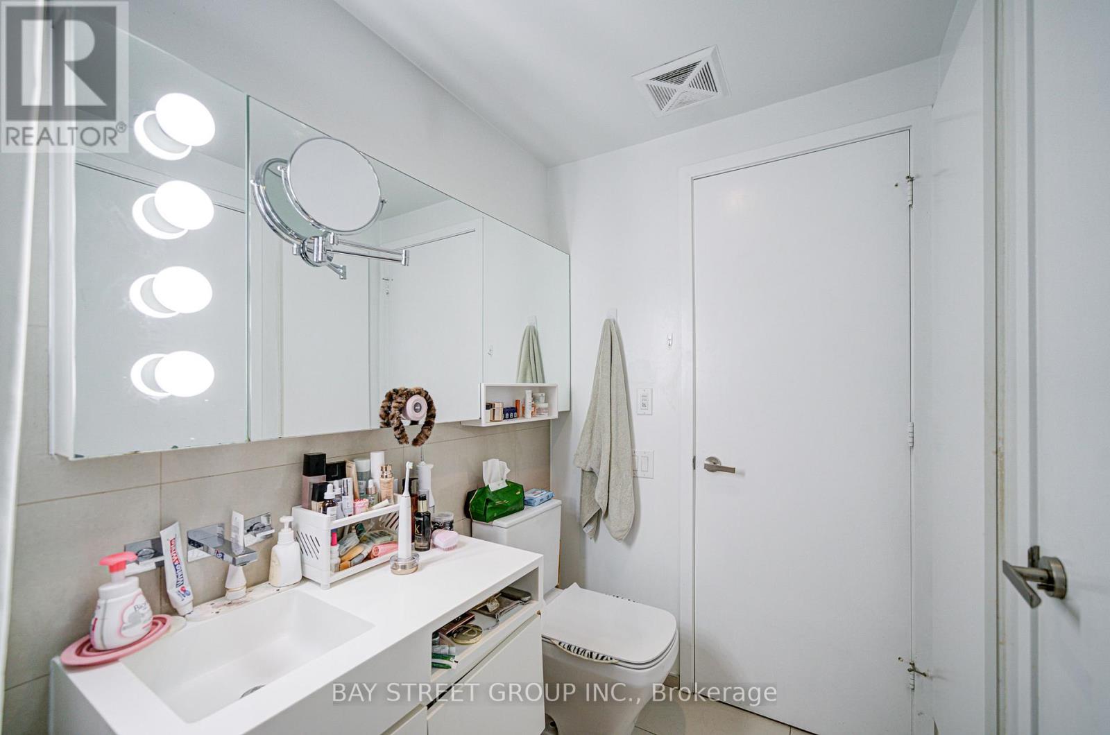 1201 - 45 Charles Street E, Toronto, Ontario  M4Y 0B8 - Photo 26 - C12453376